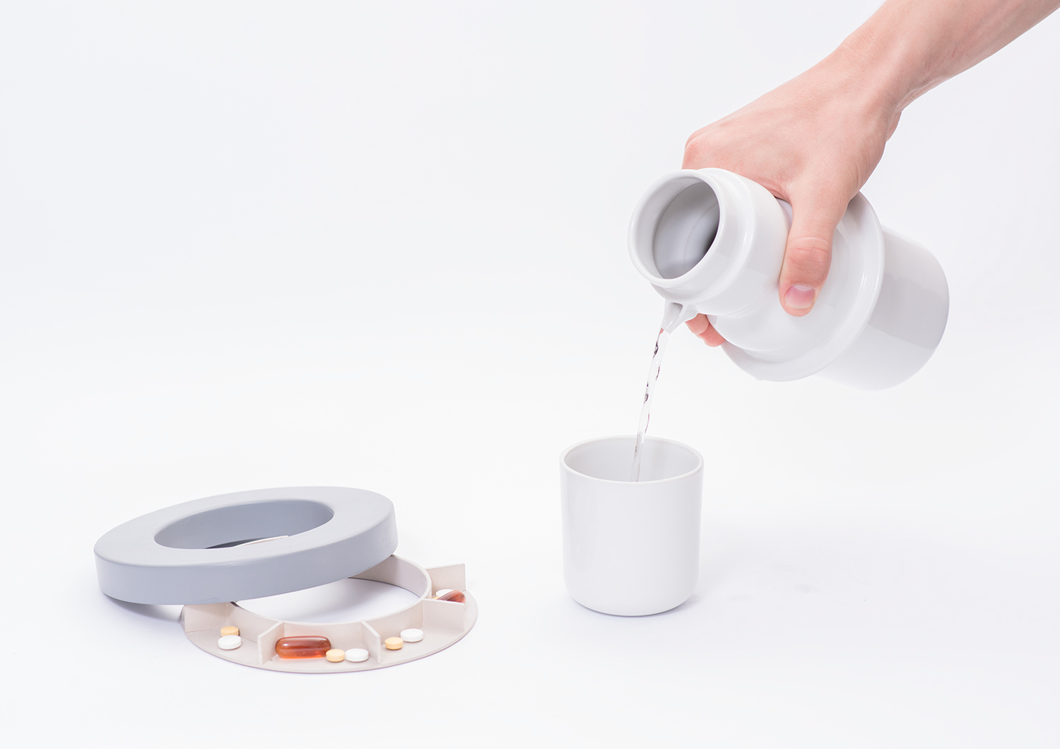 Water cup，articles for daily use，convenient，Receive，product design，