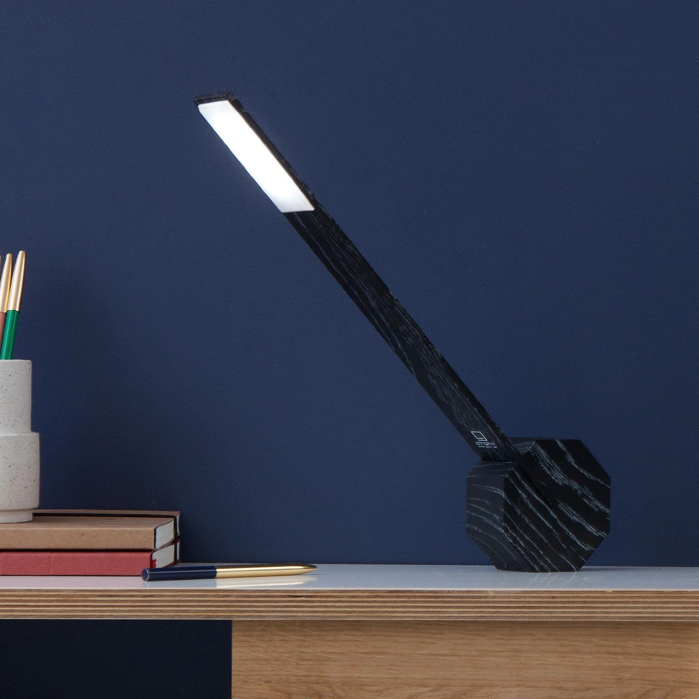product design，industrial design，woodiness，Octagonal，Desk lamp，lamp，