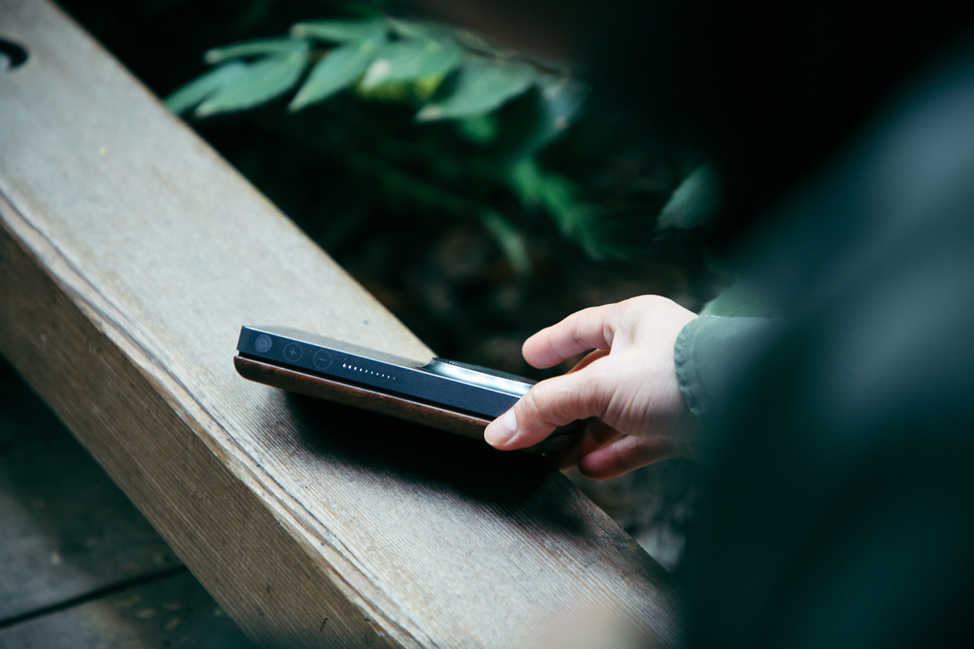 loudspeaker box，Walnut，speaker，contour，Red dot award，