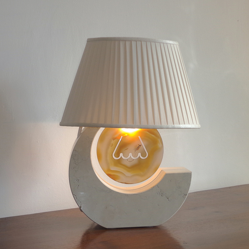 Desk lamp，lighting，Eye protection，Creative design，fashion，