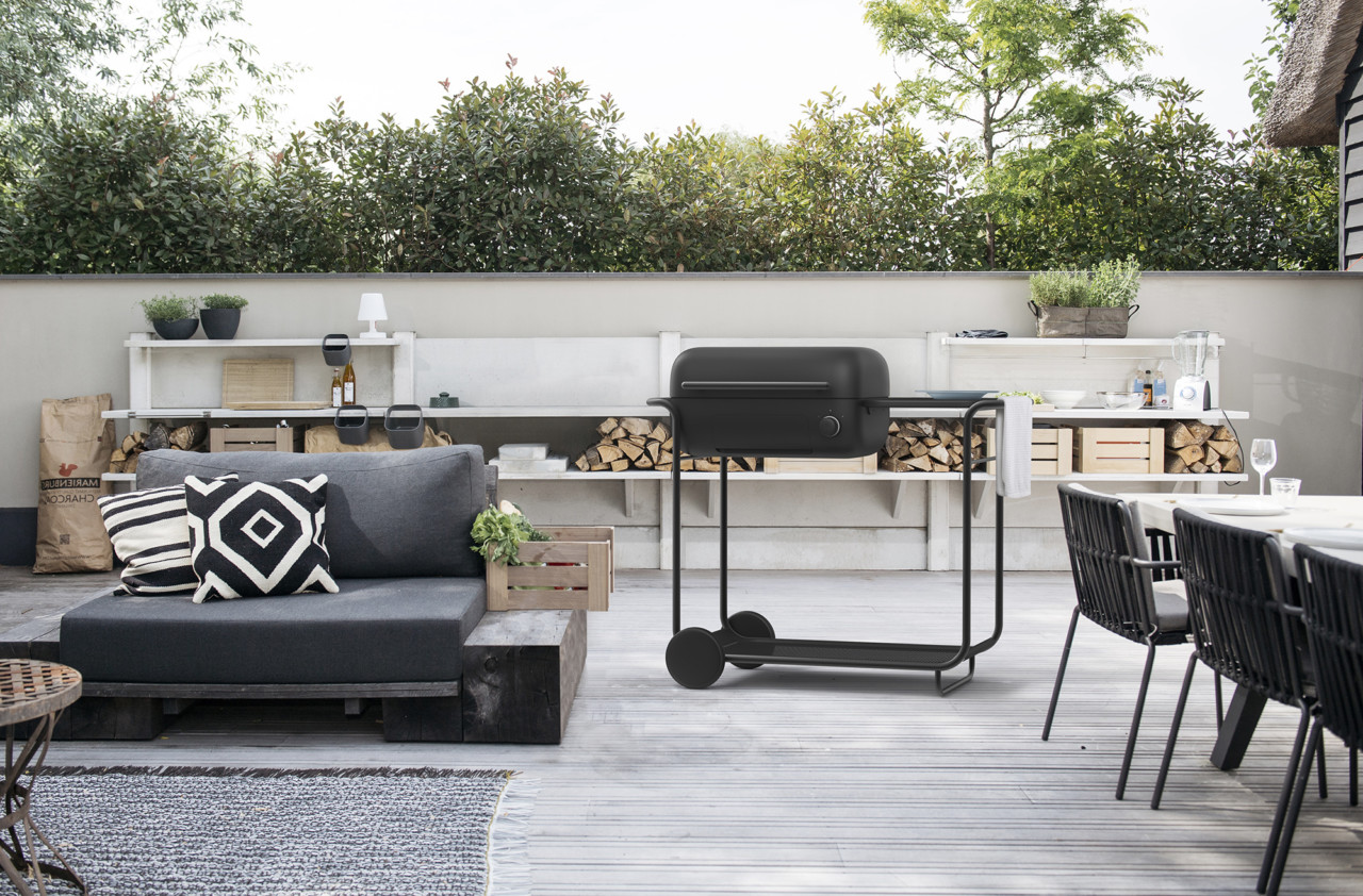 Tools and equipment，barbecue，cooking，outdoors，Grill，charcoal，Kick Grills.，