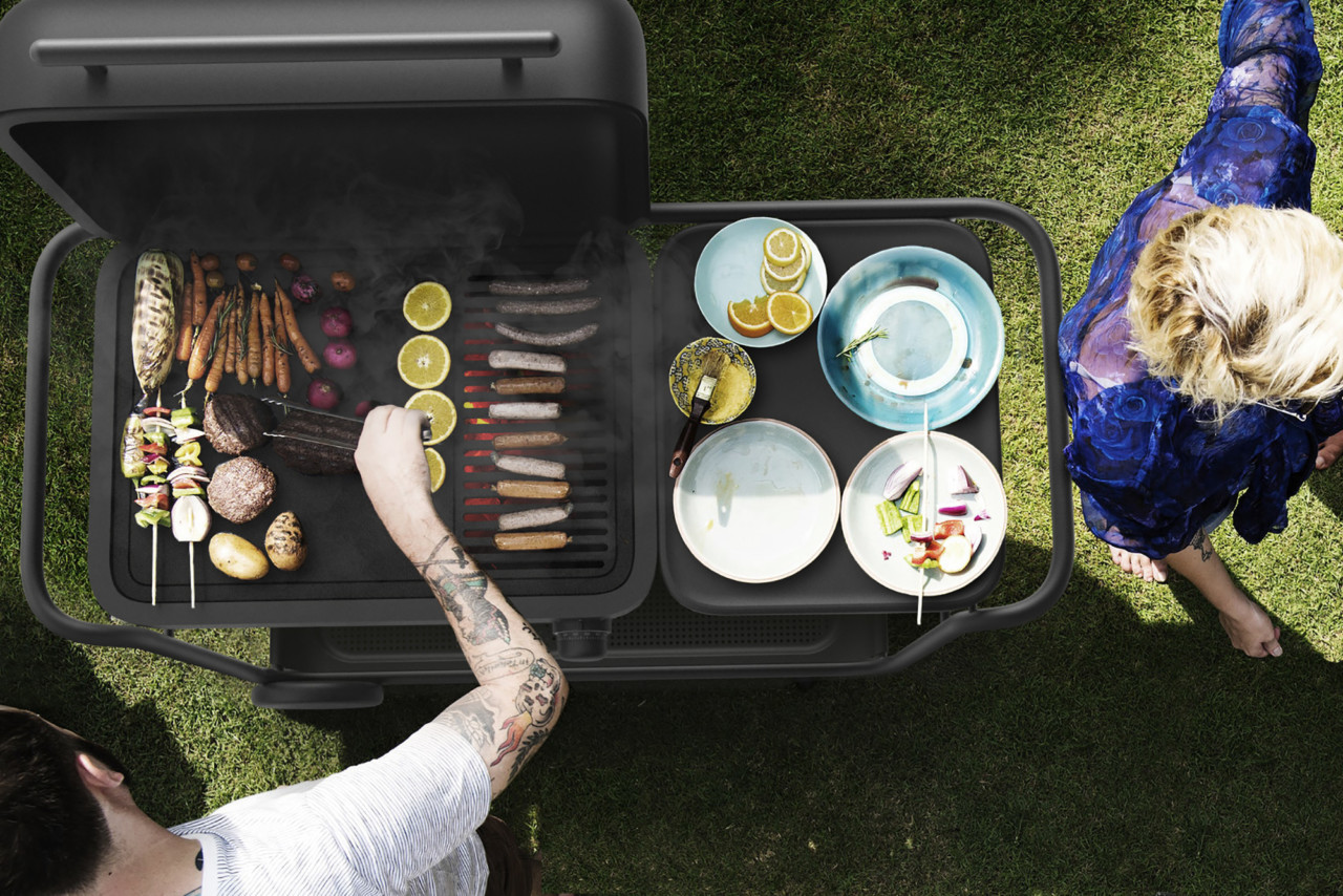 Tools and equipment，barbecue，cooking，outdoors，Grill，charcoal，Kick Grills.，