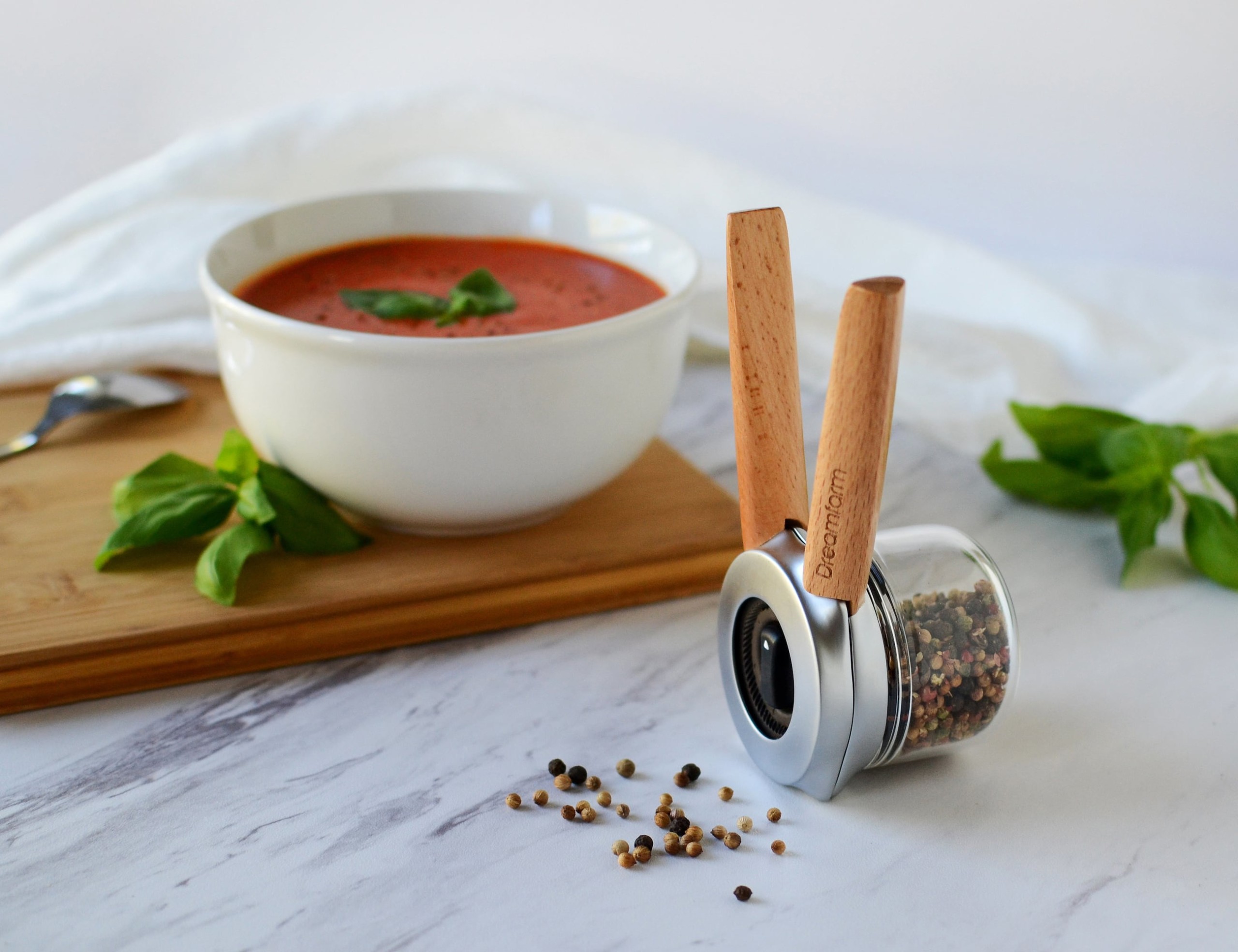 Pepper mill，The seasoning bottle，single-handedly，interactive，industrial design，product design，