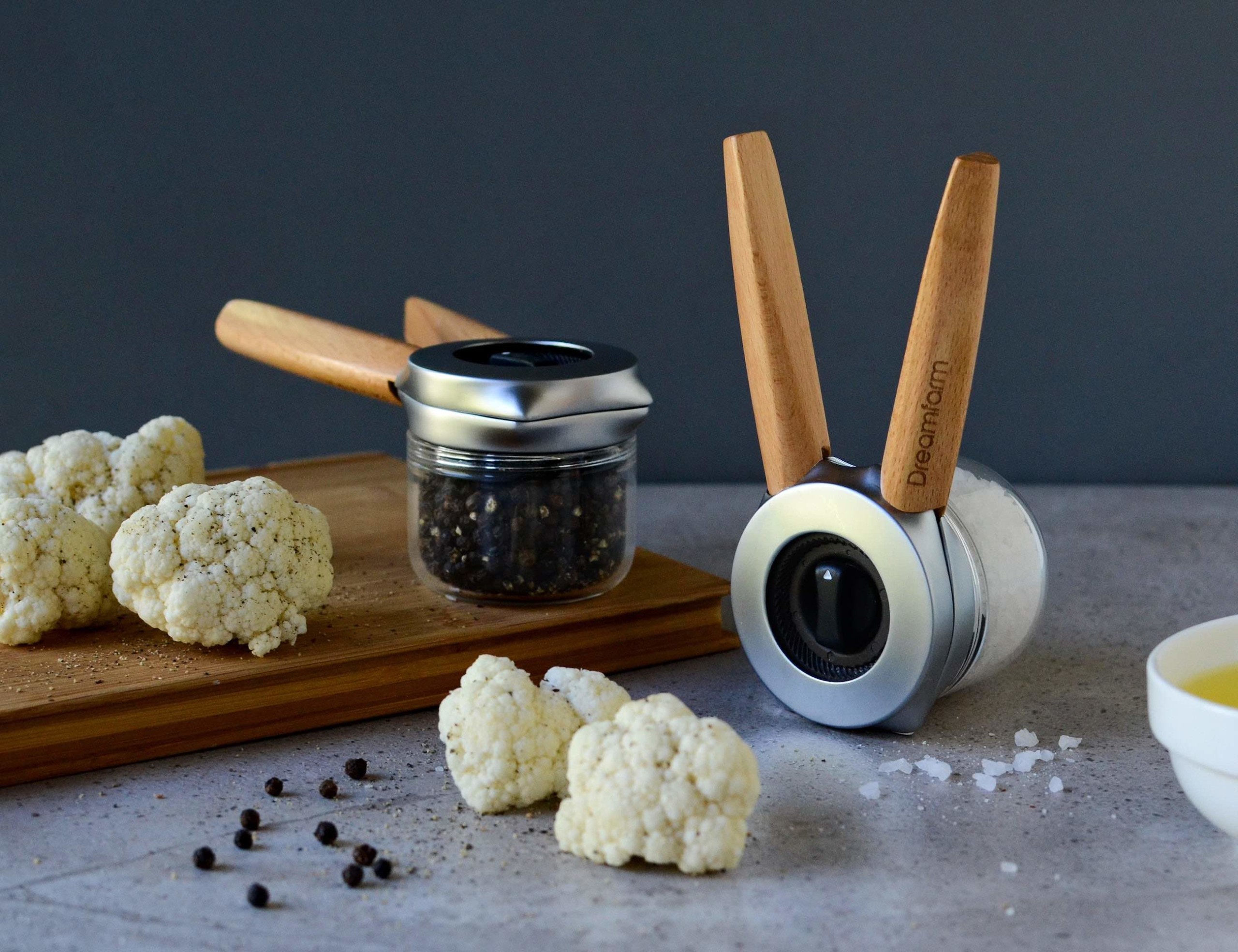 Pepper mill，The seasoning bottle，single-handedly，interactive，industrial design，product design，