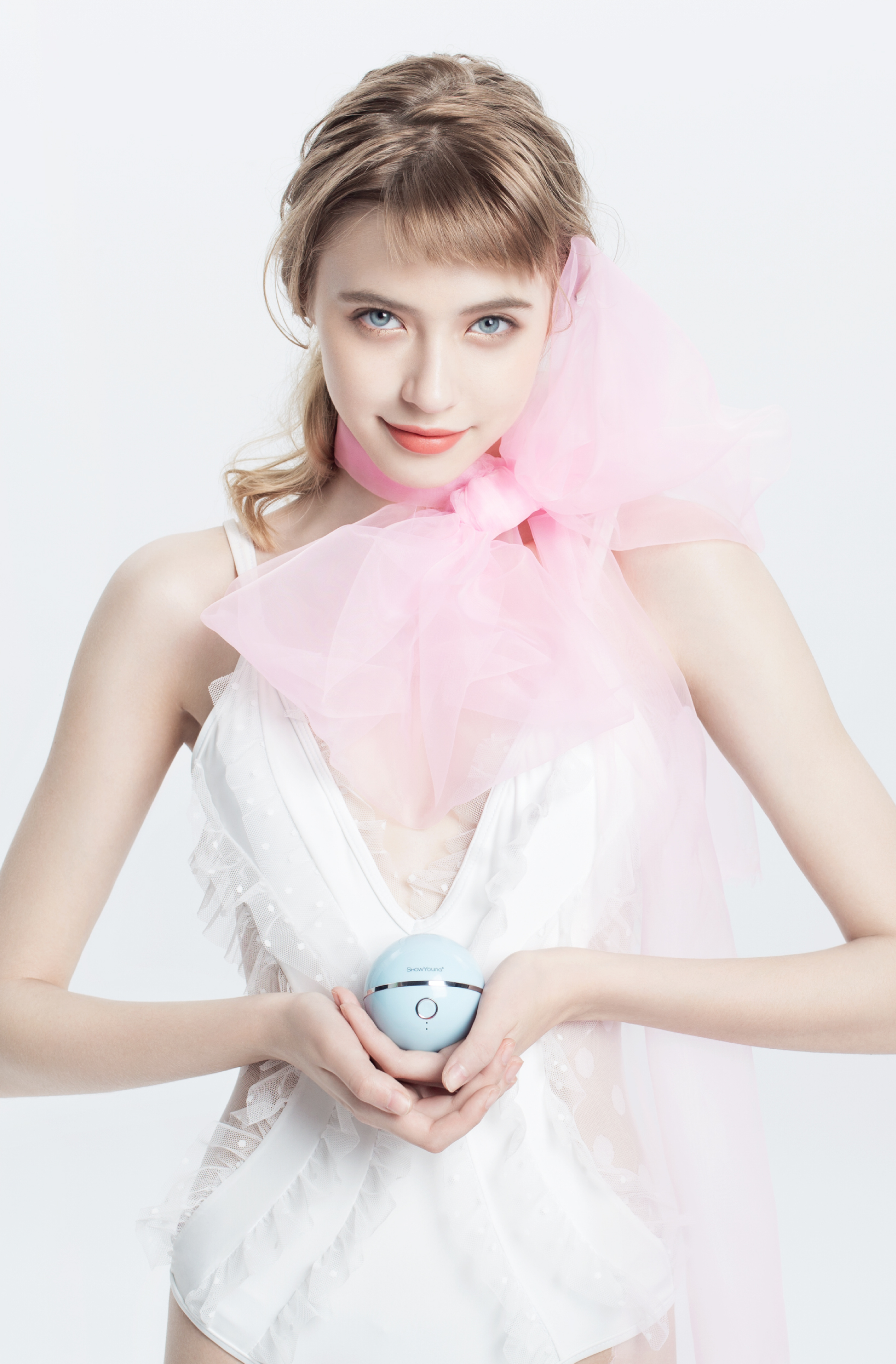 Face washing instrument，