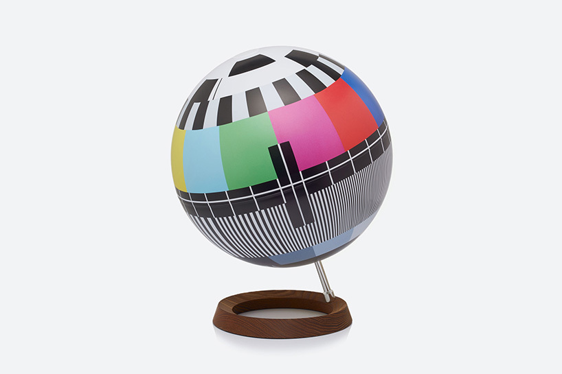 Desk lamp，to work in an office，product design，fashion，