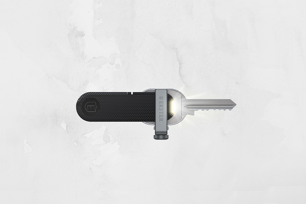 Key buckle，location，Flashlight，Bluetooth，selfie，