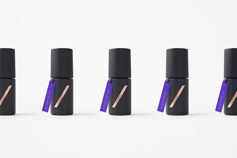 No Entry，BOTTLE，cosmetic instrument，female sex，