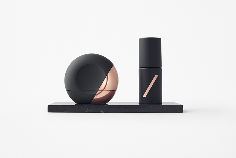 No Entry，BOTTLE，cosmetic instrument，female sex，