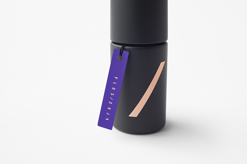 No Entry，BOTTLE，cosmetic instrument，female sex，