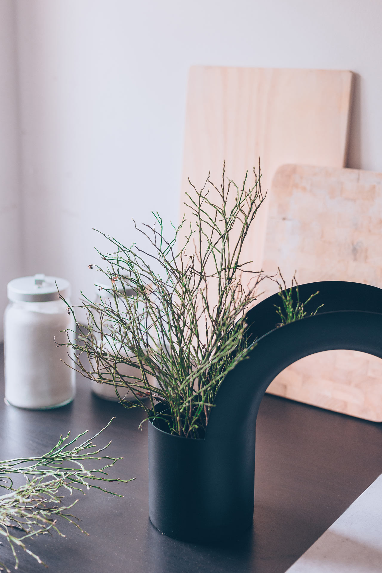 Bridge Vase，vase，Simplicity，architectural style，Bridge Vase，vase，Simplicity，architectural style，