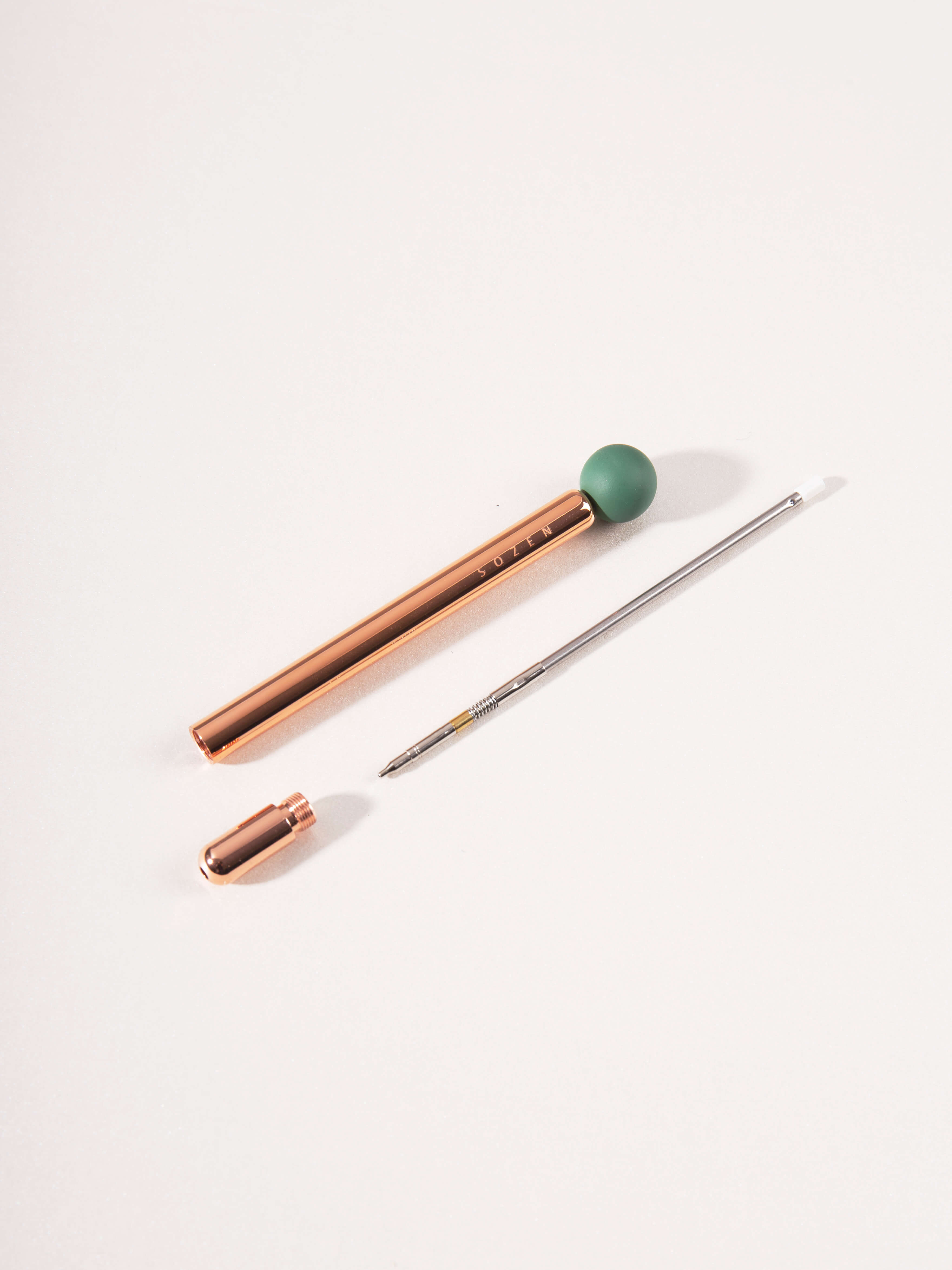 In the palm of your hand，pencil，product，Design，delicate，Minimalist，