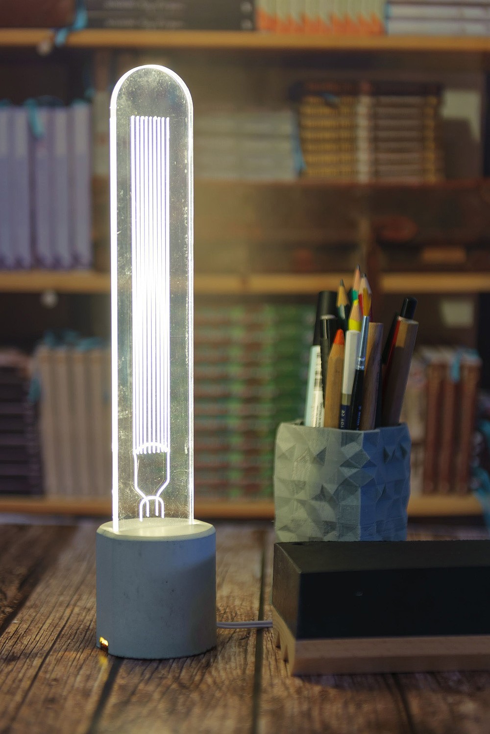 transparent，Desk lamp，lighting，Eye protection，Flashlight，