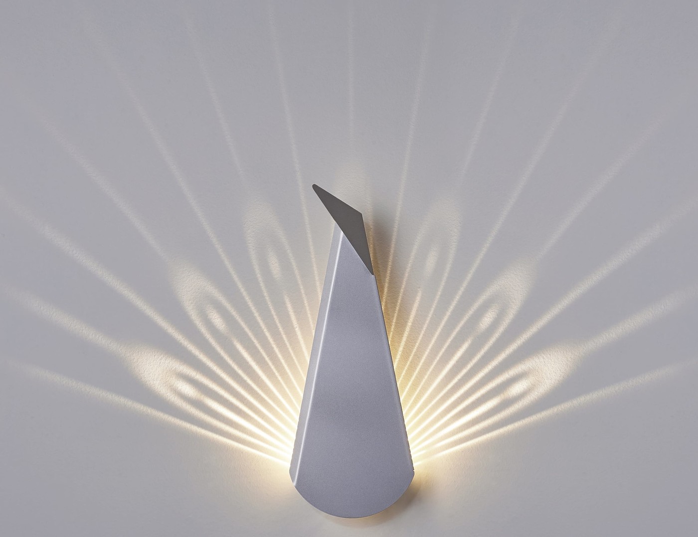 product design，industrial design，led，modelling，peacock，beautiful，
