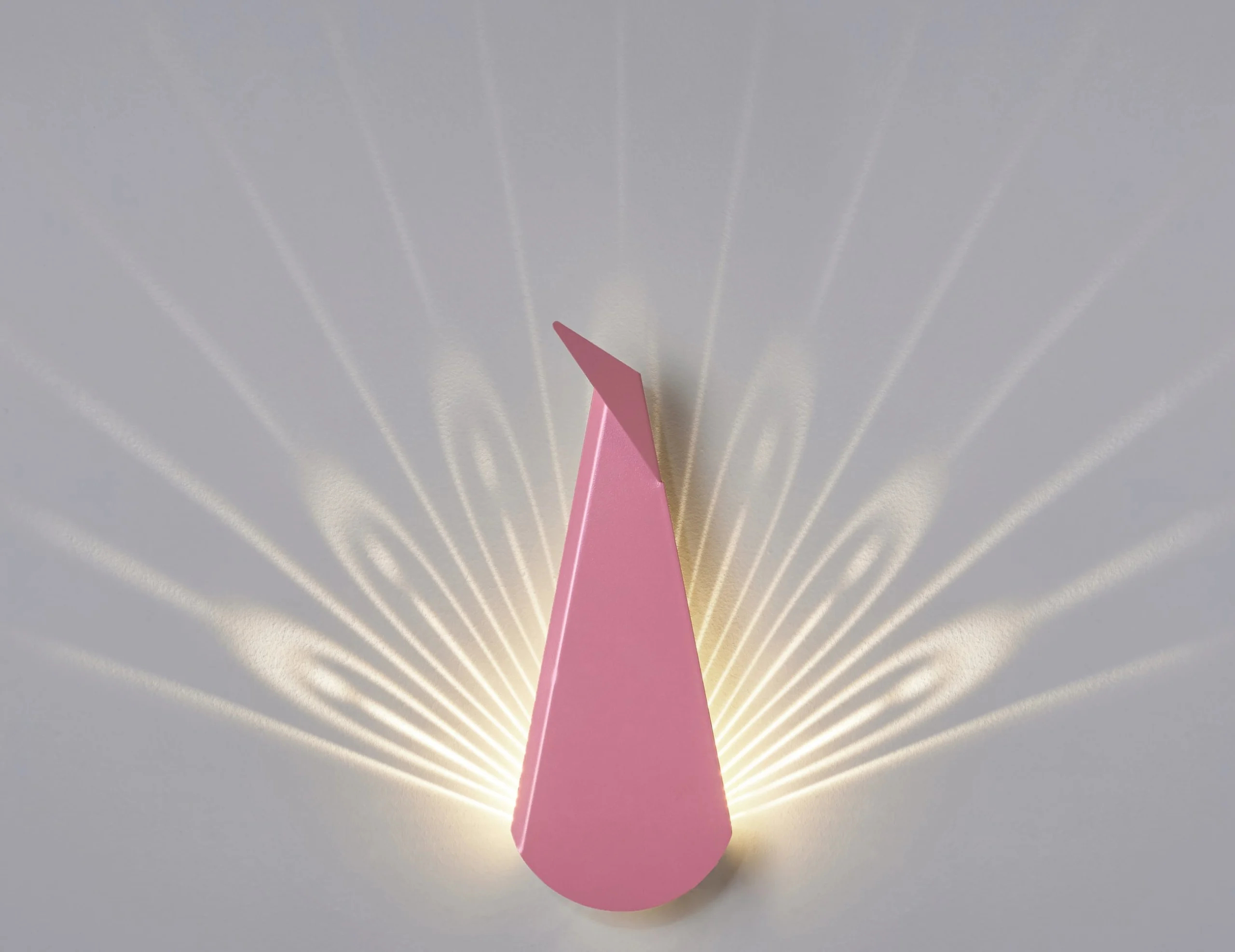 product design，industrial design，led，modelling，peacock，beautiful，