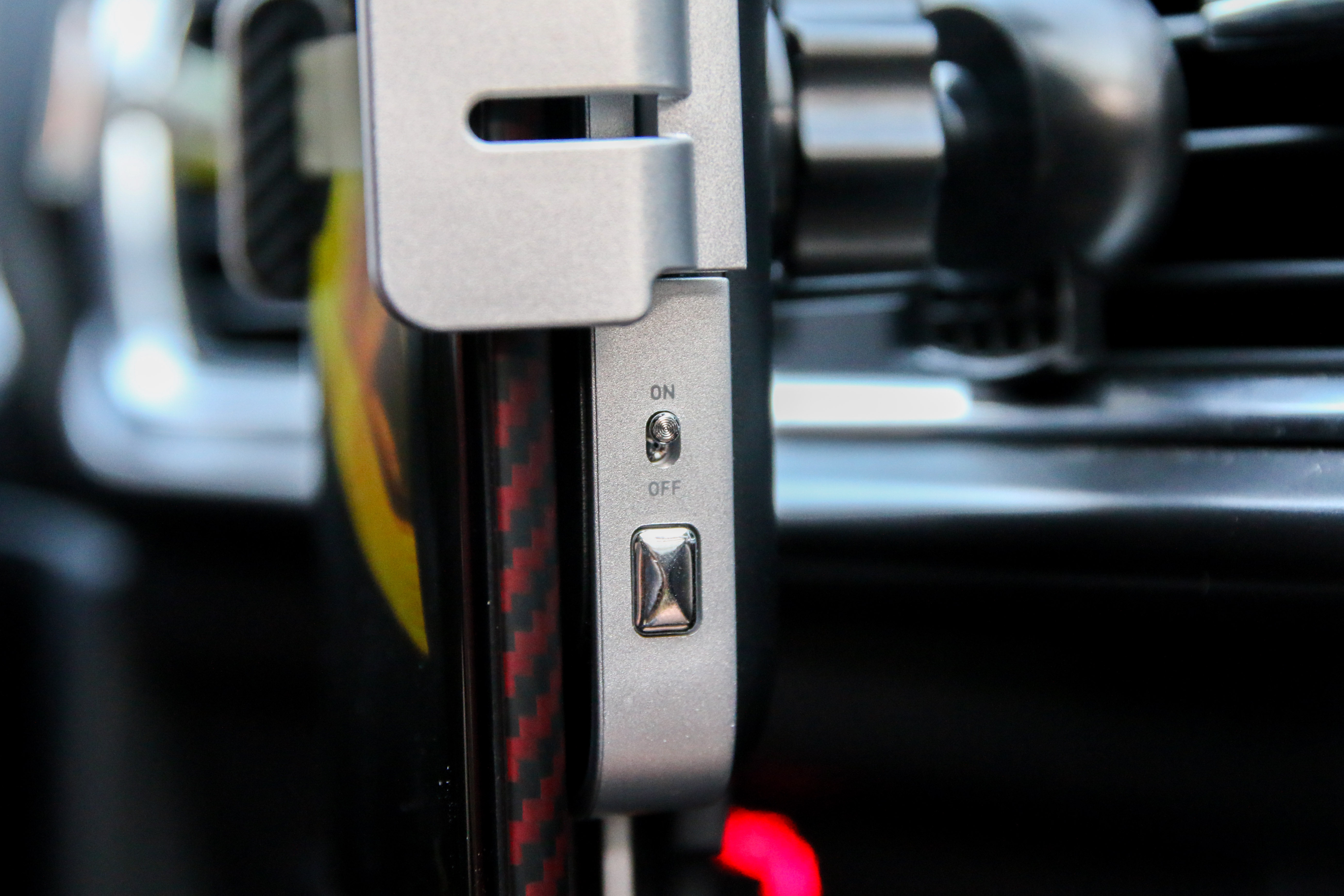 product design，industrial design，Wireless charging，vehicle，Simplicity，fashion，Light luxury，Yeah. Mr Yu，