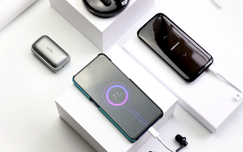 product design，Wireless charging，industrial design，Brand promotion，Simplicity，fashion，Yeah. Mr Yu，