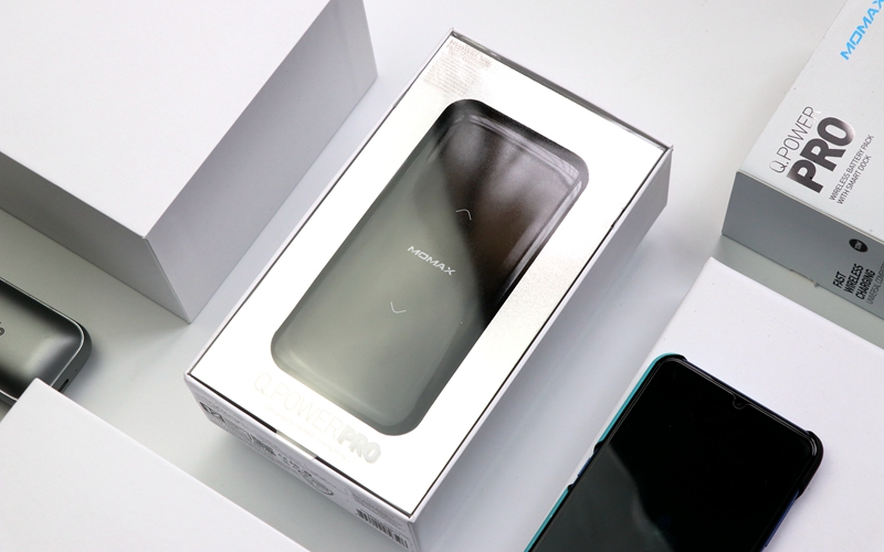 product design，Wireless charging，industrial design，Brand promotion，Simplicity，fashion，Yeah. Mr Yu，