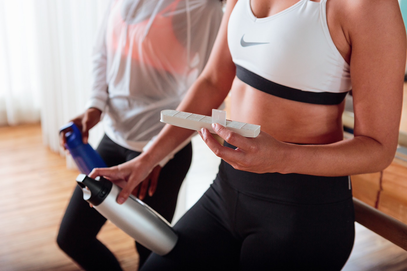 Tools and equipment，Water cup，Reusable，portable，Drug dispenser，two-in-one，