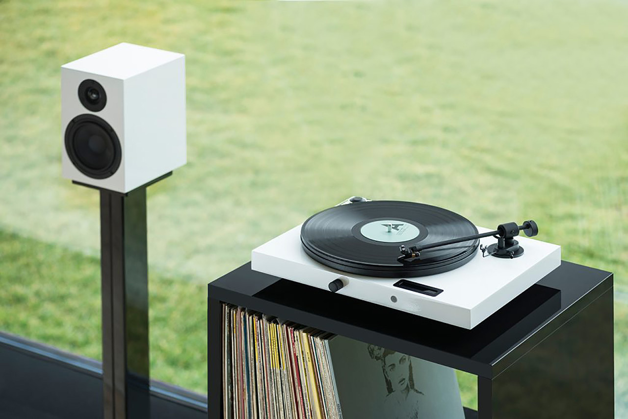 Digital intelligence，loudspeaker box，equipment，simple，Listen to the music，process planning，