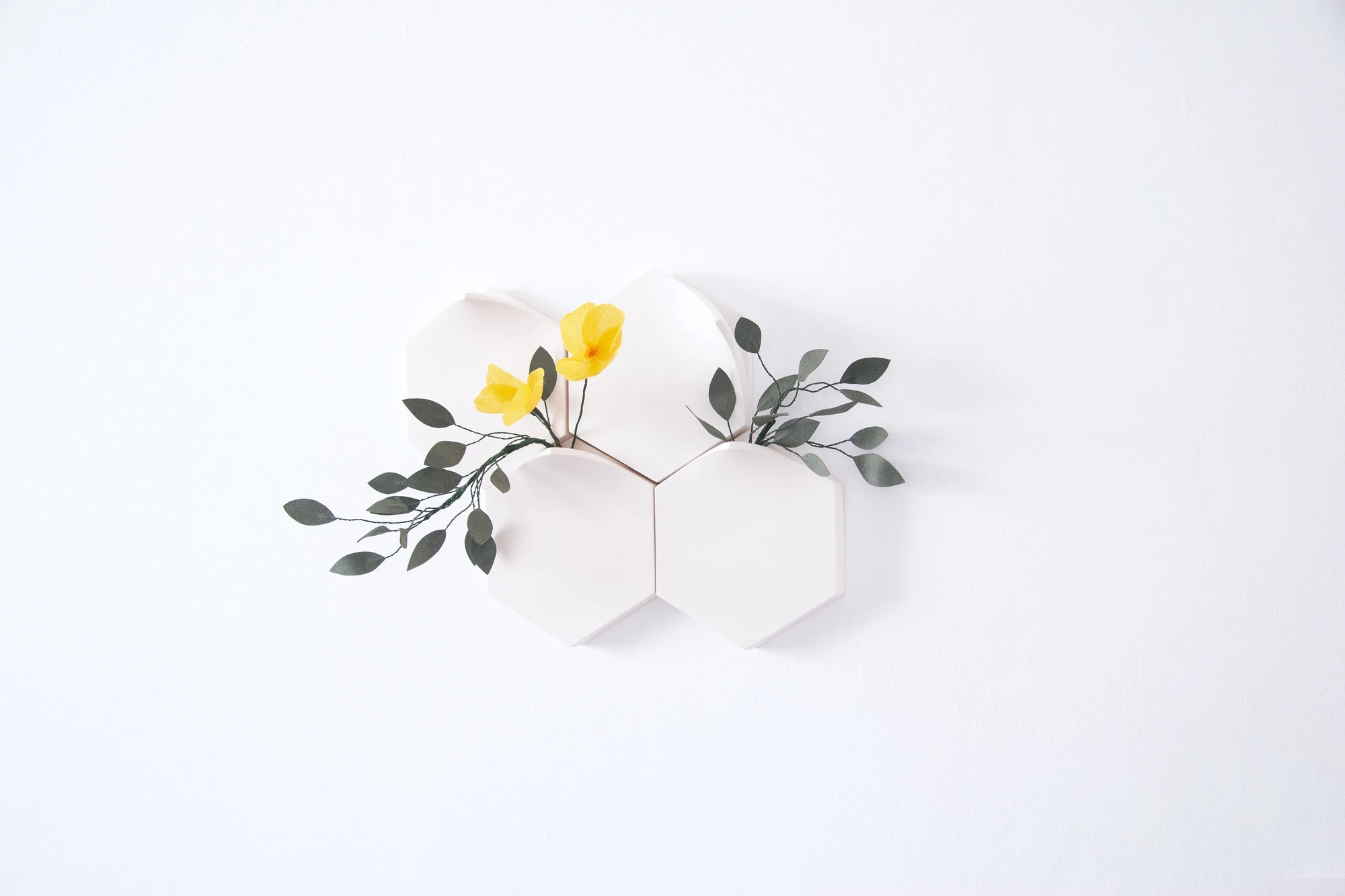 vase，Wall hanging，decorate，