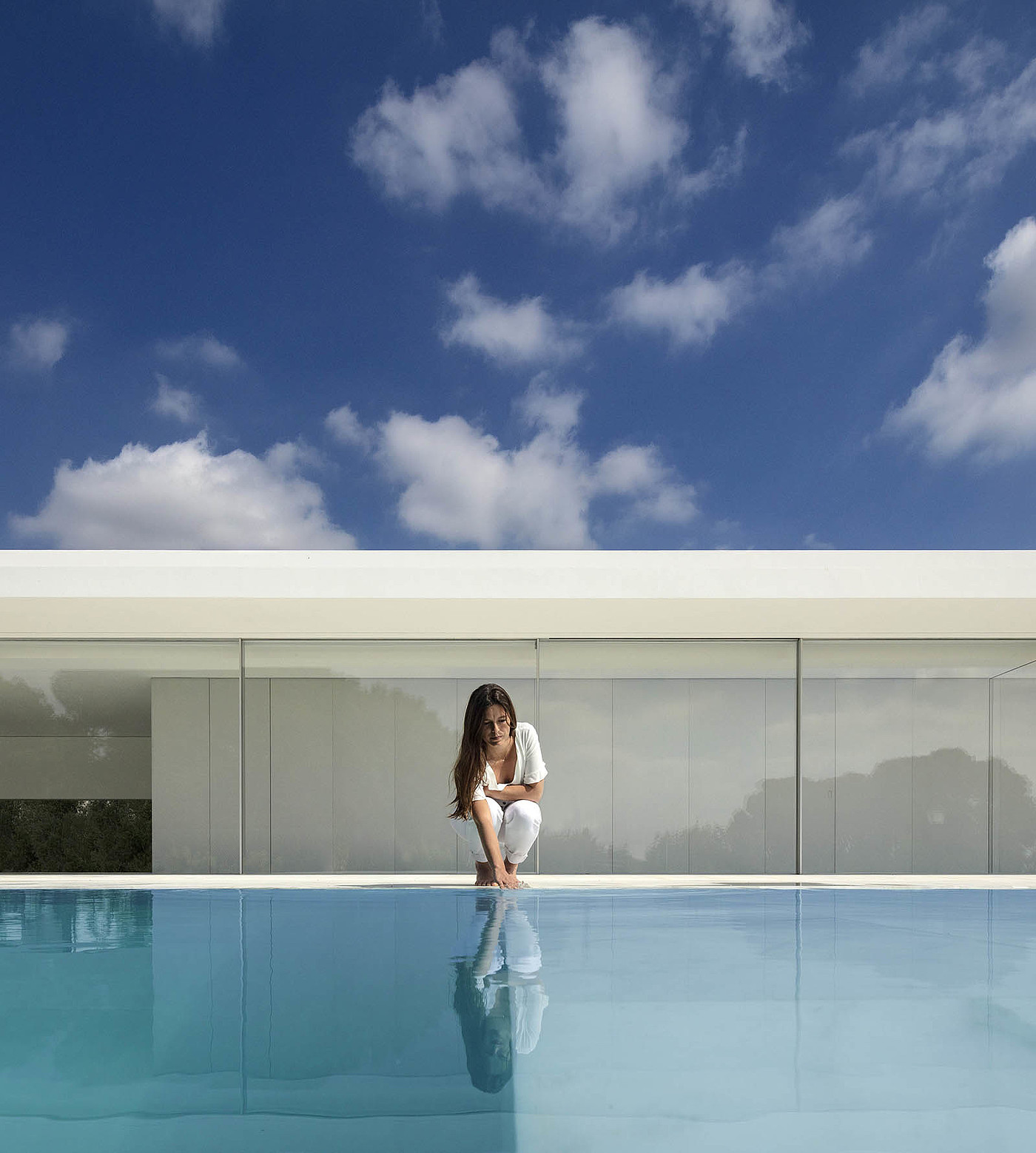 Hoffman's former residence，T-shaped structure roof，Hofmann House，