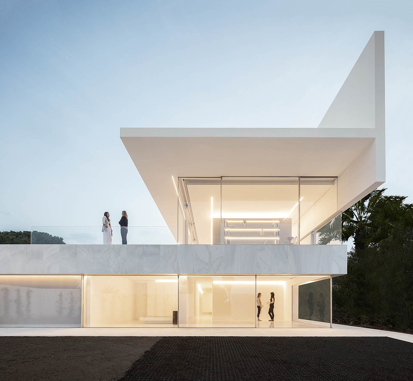 Hoffman's former residence，T-shaped structure roof，Hofmann House，