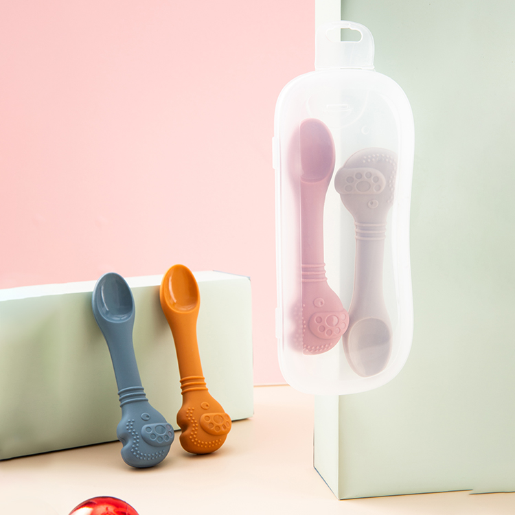 Silicone products for children's supplementary food，