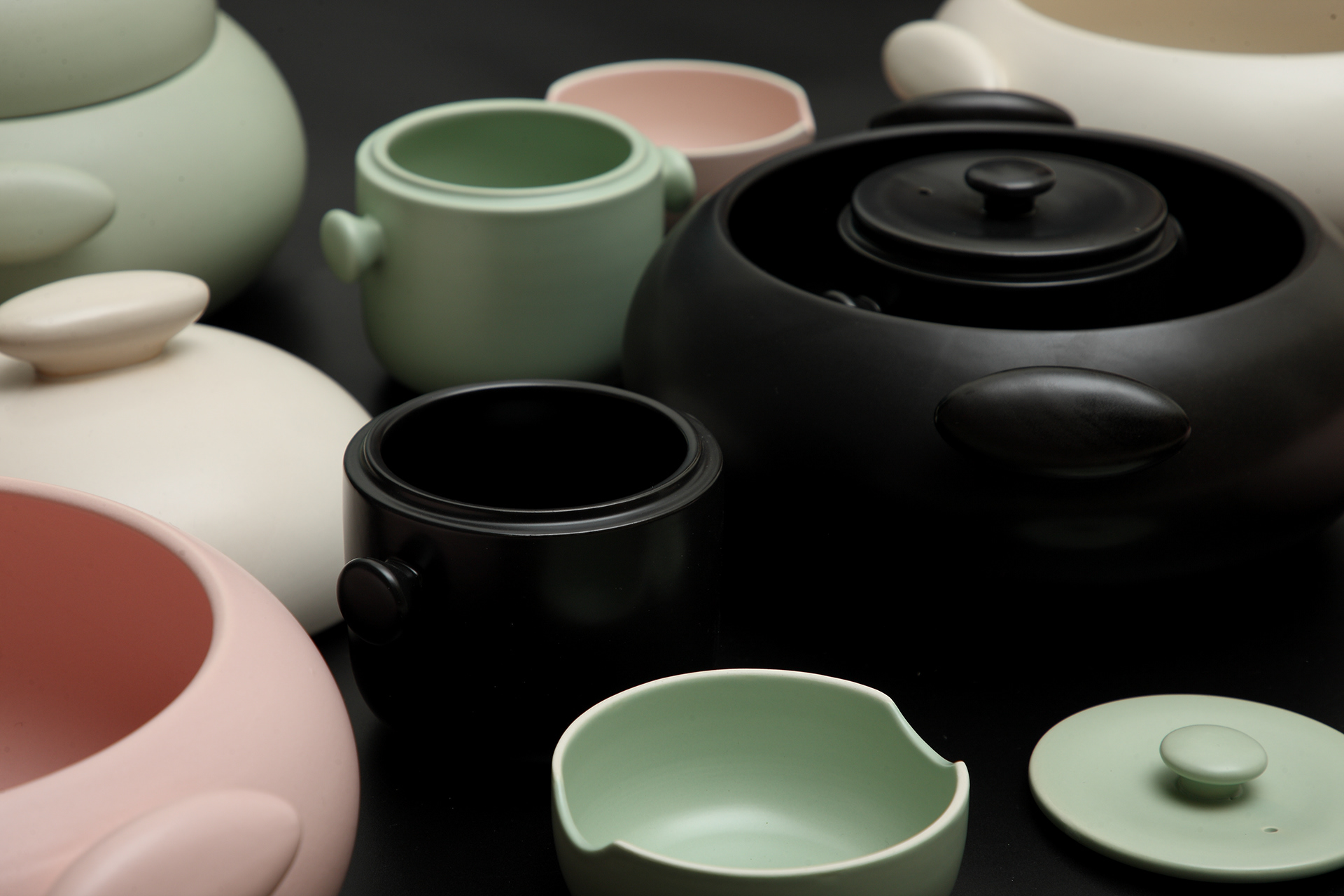2018 red dot design concept award，Cobblestone Stewpot，Pebble casserole，Stew pot，Kitchenware，