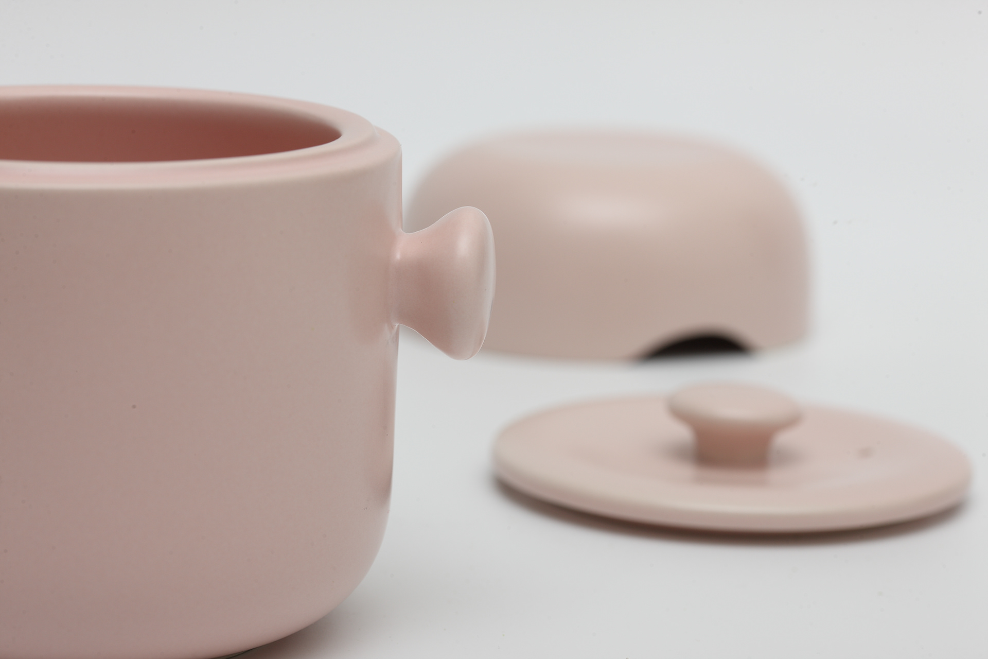 2018 red dot design concept award，Cobblestone Stewpot，Pebble casserole，Stew pot，Kitchenware，