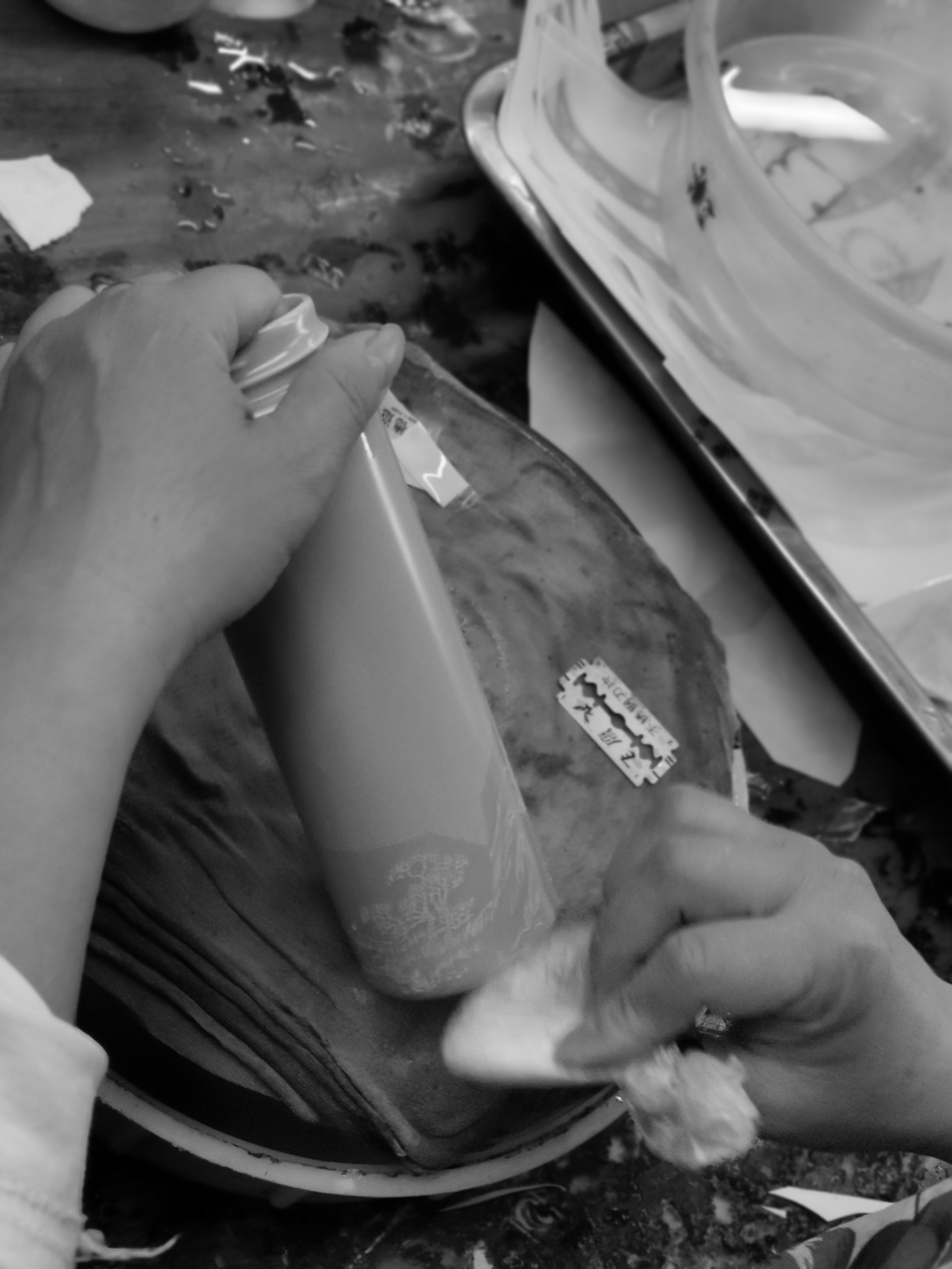 Intelligent ceramics，