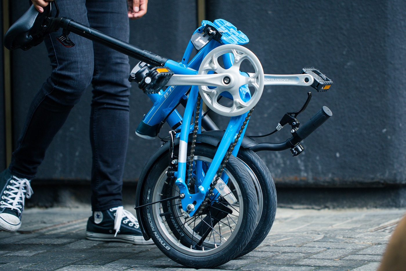 Bicycle，light，Folding type，Hand drawn，aluminium alloy，