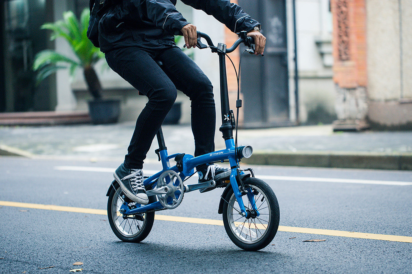 Bicycle，light，Folding type，Hand drawn，aluminium alloy，