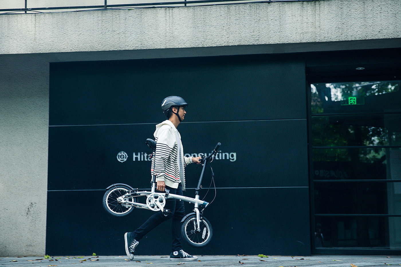 Bicycle，light，Folding type，Hand drawn，aluminium alloy，