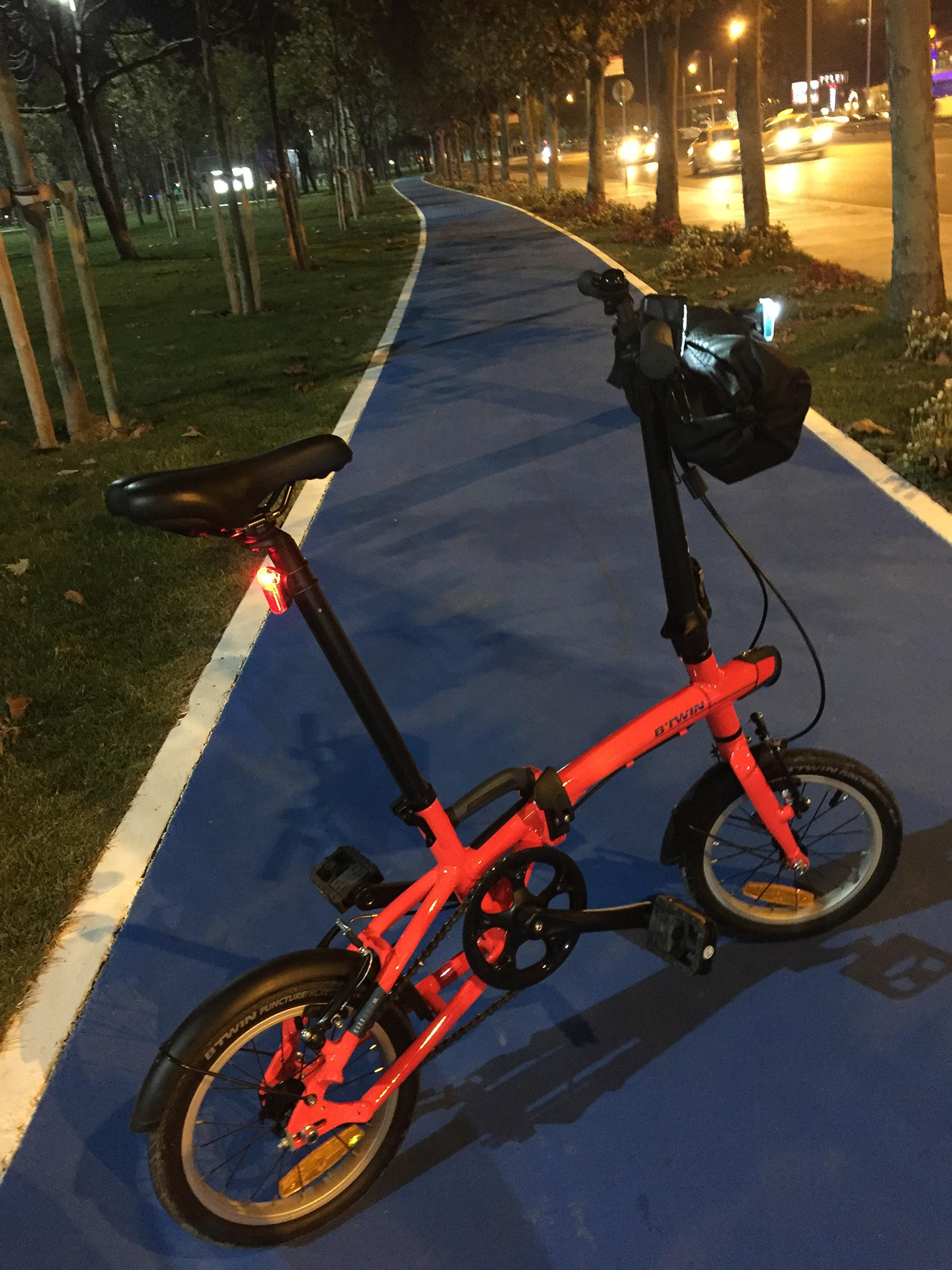 Bicycle，light，Folding type，Hand drawn，aluminium alloy，