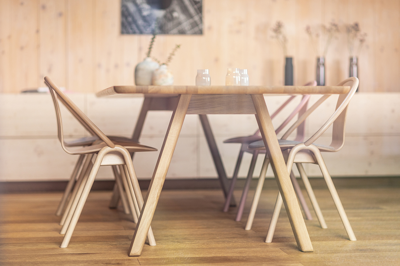 chair，Ton，salute，Tennis，product design，furniture design ，woodiness，