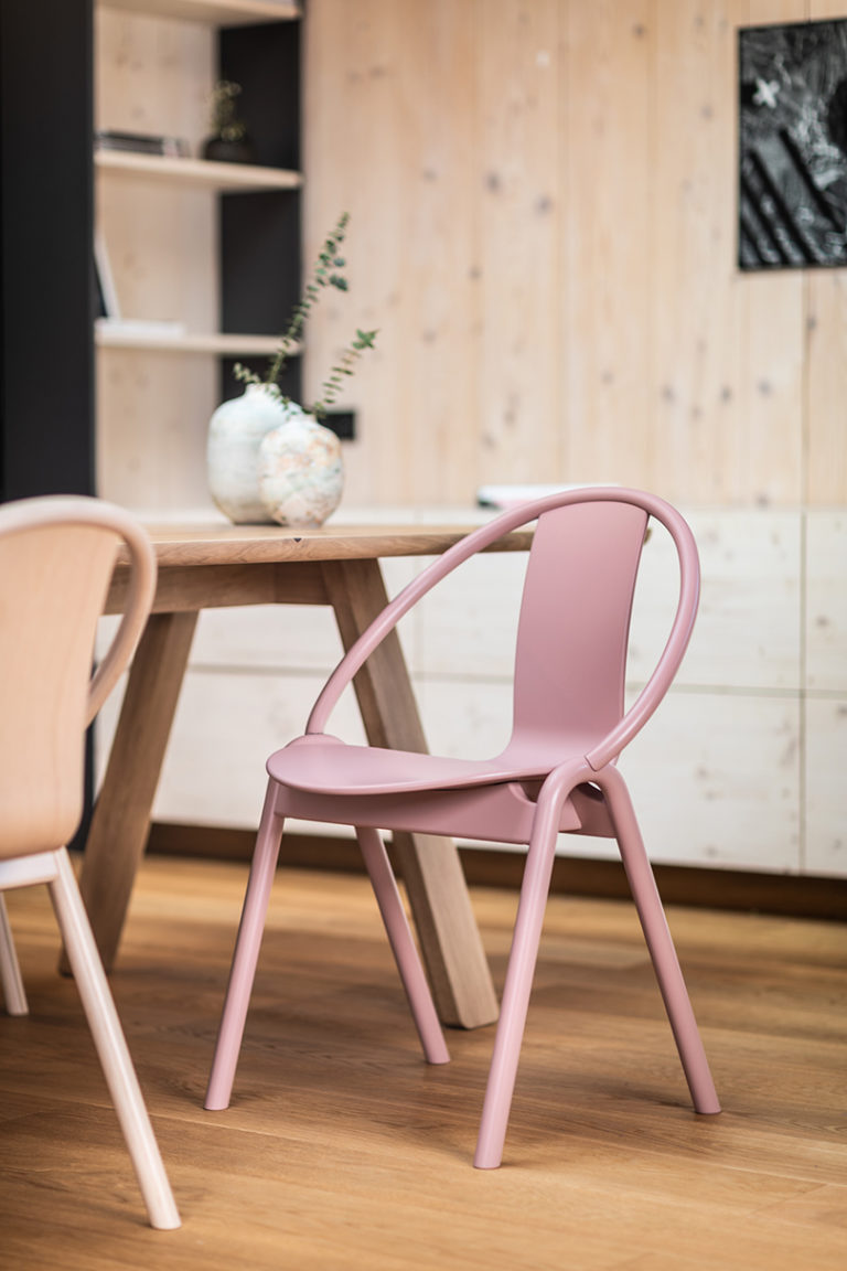 chair，Ton，salute，Tennis，product design，furniture design ，woodiness，