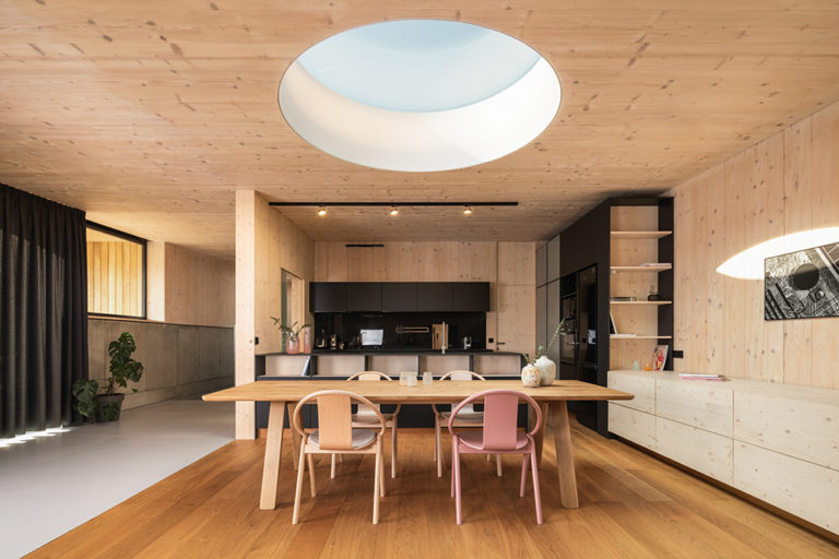 chair，Ton，salute，Tennis，product design，furniture design ，woodiness，