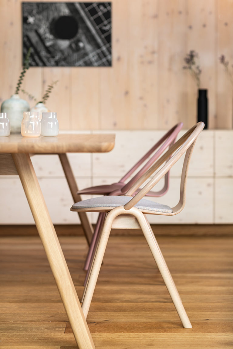 chair，Ton，salute，Tennis，product design，furniture design ，woodiness，