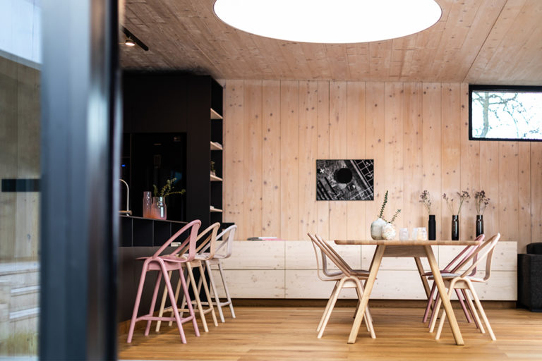 chair，Ton，salute，Tennis，product design，furniture design ，woodiness，