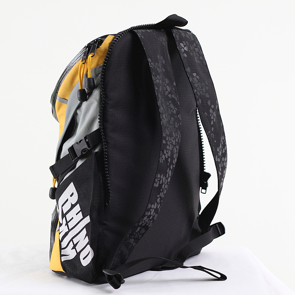 knapsack，outdoors，motion，package，