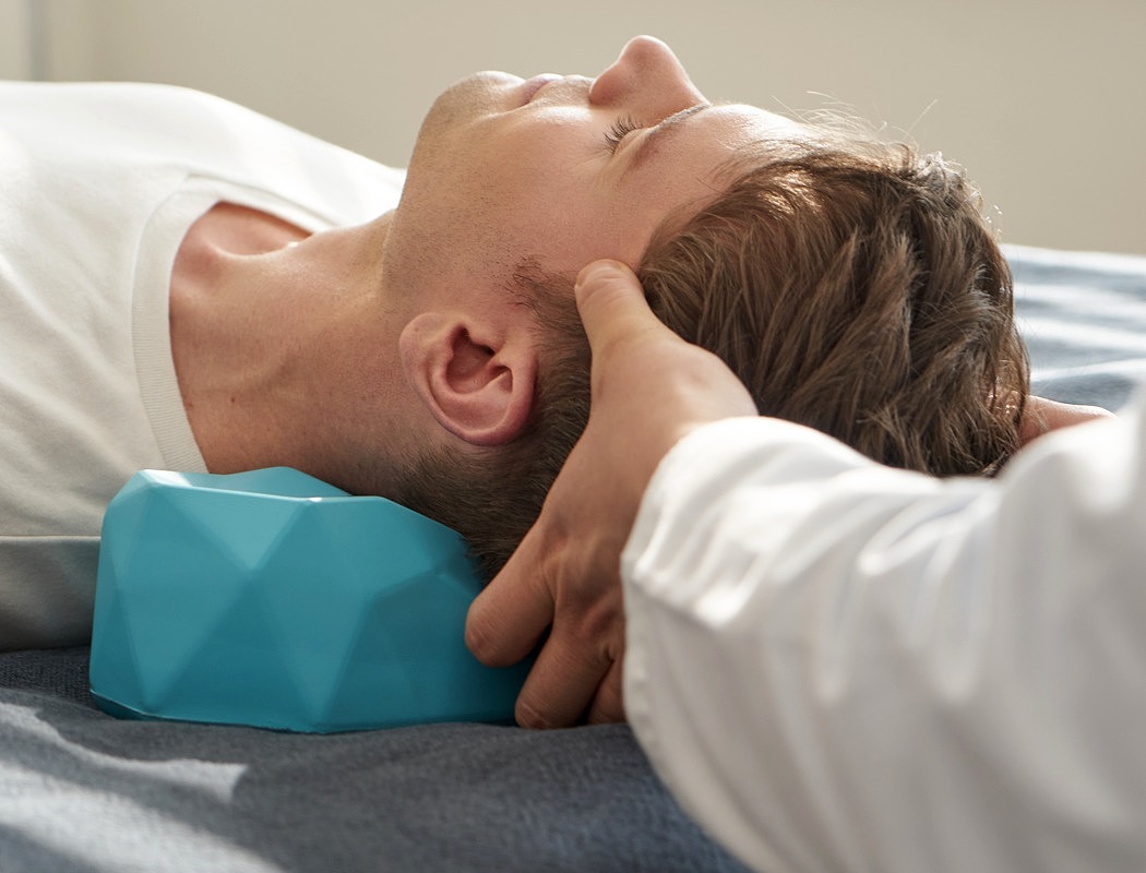 Home furniture，pillow，C-Rest，Ergonomics，cervical vertebra，comfortable，