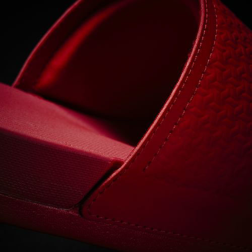 Outdoor design，motion，comfortable，product design，slipper，Hand drawn，