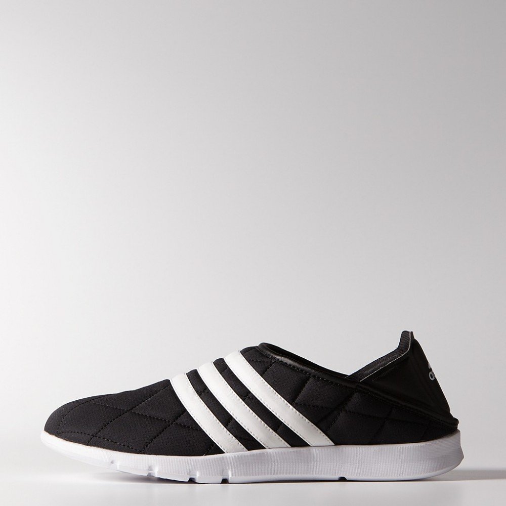 Outdoor design，motion，comfortable，product design，slipper，Hand drawn，