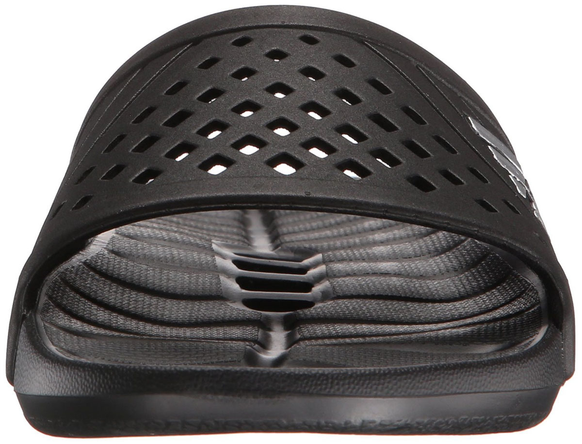 Outdoor design，motion，comfortable，product design，slipper，Hand drawn，