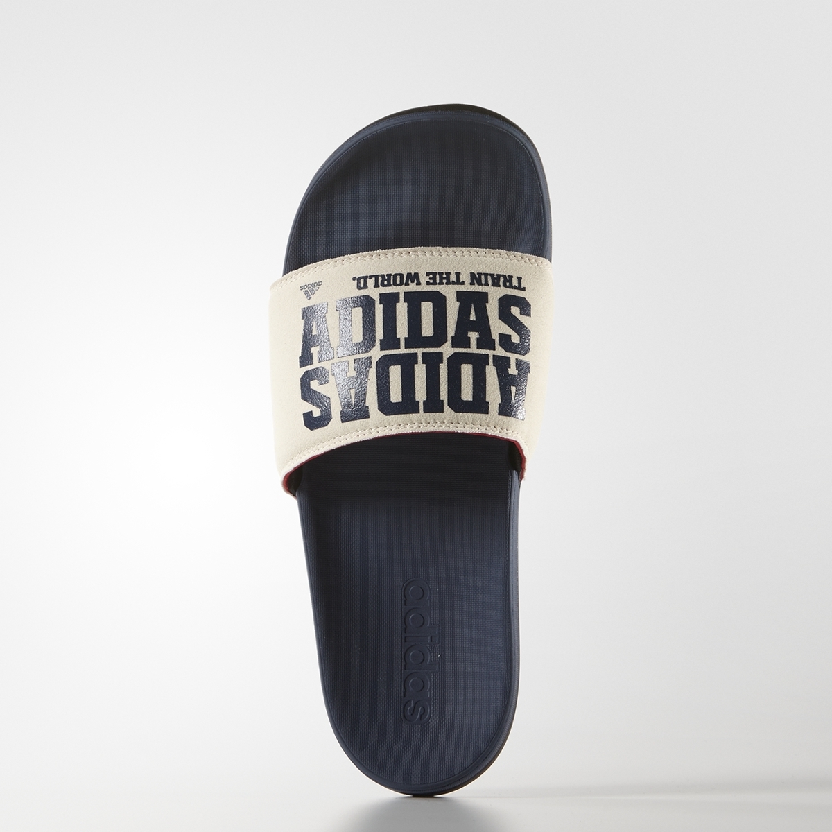 Outdoor design，motion，comfortable，product design，slipper，Hand drawn，