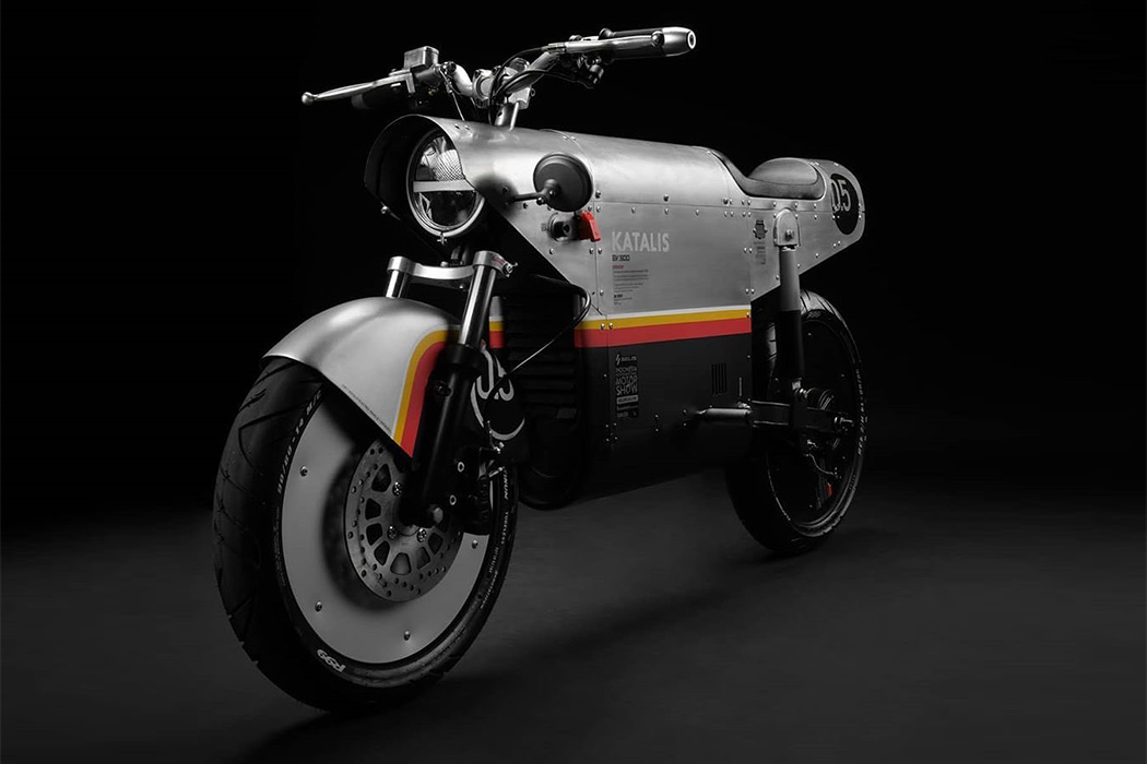 Electric vehicle，fighter，World War II，Futurist，