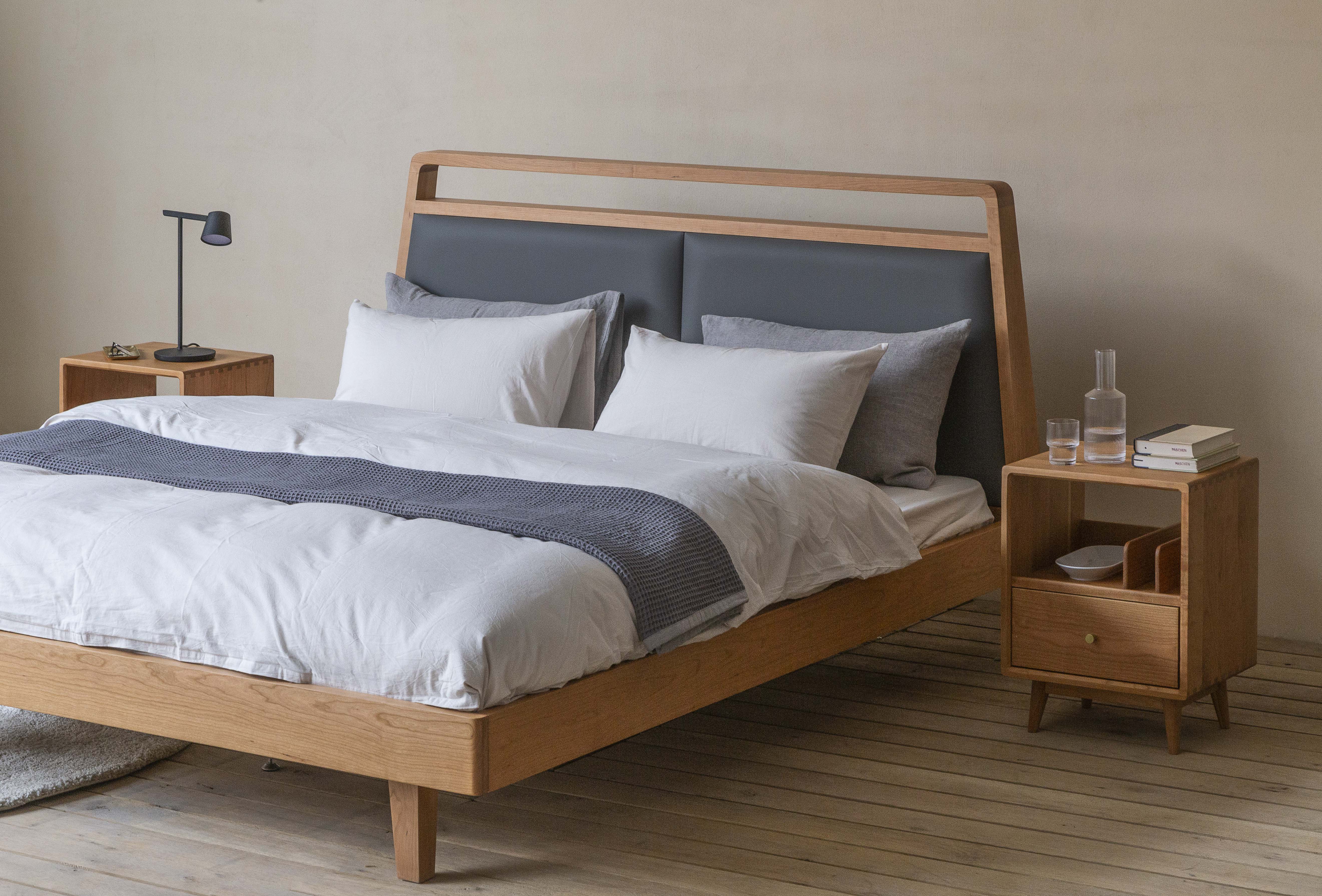 Furniture designer Ren Mengying，