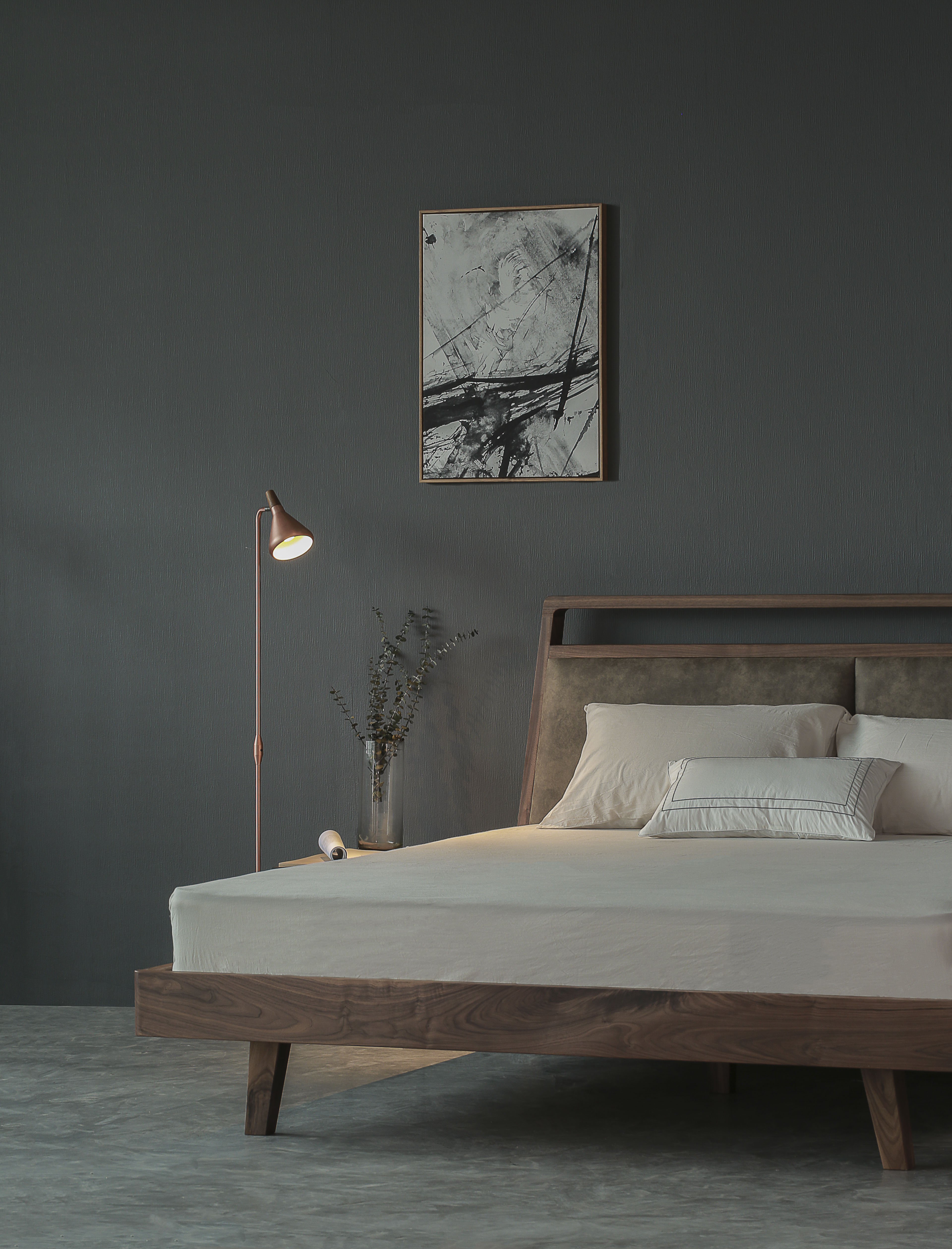 Furniture designer Ren Mengying，