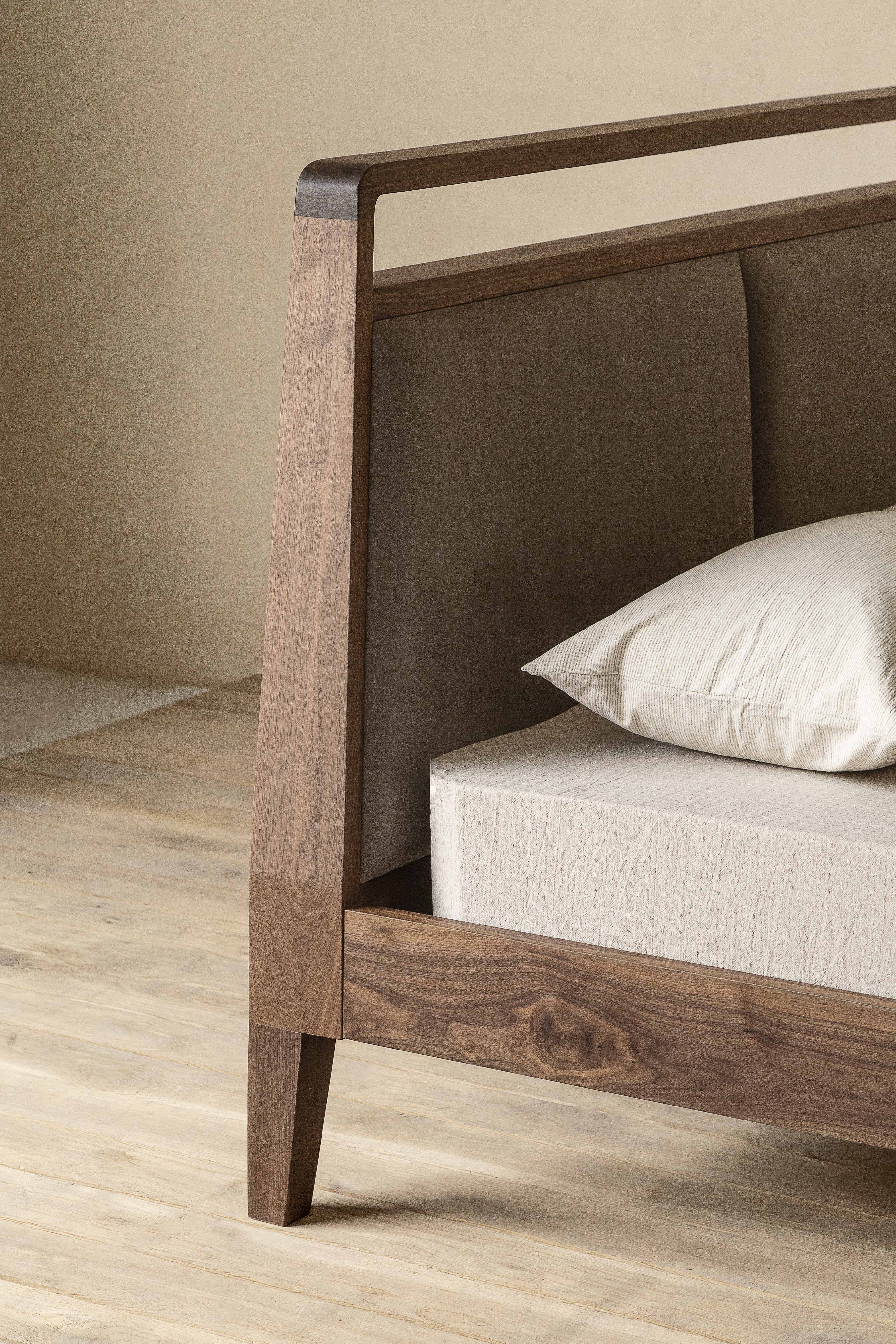 Furniture designer Ren Mengying，